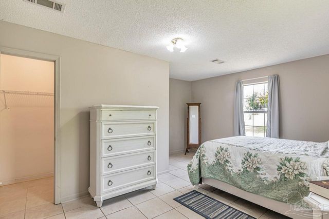 10449 Bernice Rd, Milton, FL 32583