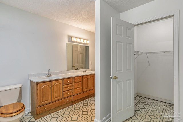 10449 Bernice Rd, Milton, FL 32583