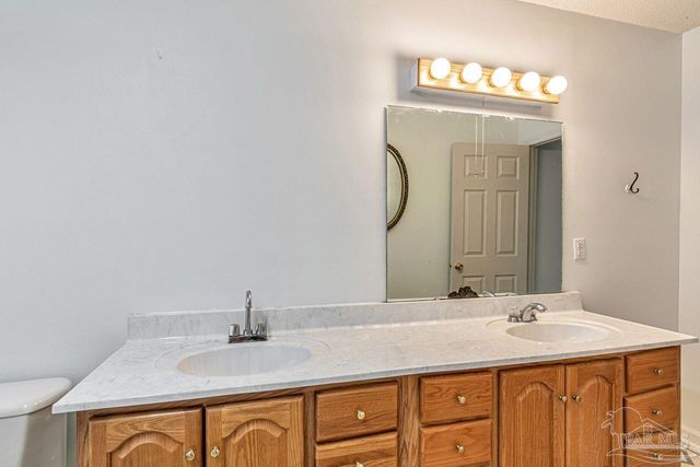 10449 Bernice Rd, Milton, FL 32583