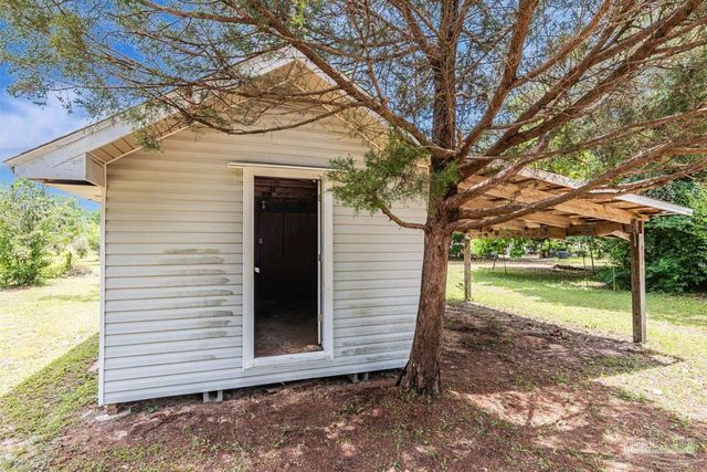 10449 Bernice Rd, Milton, FL 32583