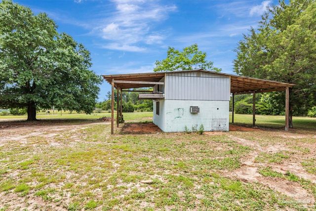 10449 Bernice Rd, Milton, FL 32583