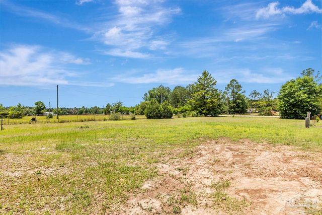 10449 Bernice Rd, Milton, FL 32583