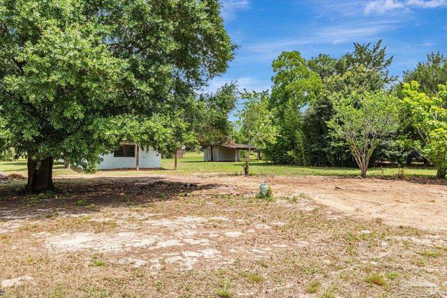 10449 Bernice Rd, Milton, FL 32583
