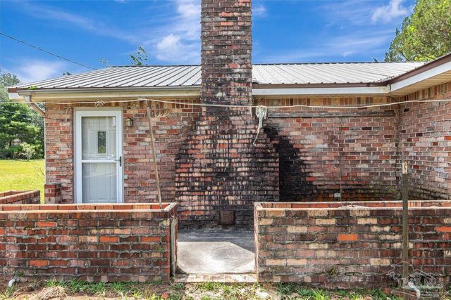 10449 Bernice Rd, Milton, FL 32583