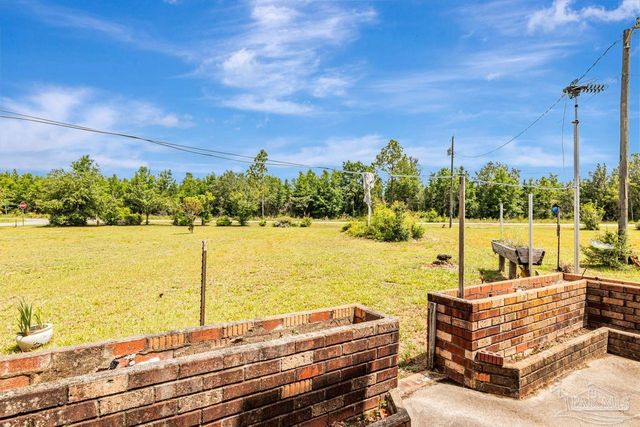 10449 Bernice Rd, Milton, FL 32583