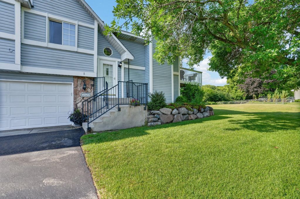 15785 Hannover Path, Apple Valley, MN 55124 — exterior