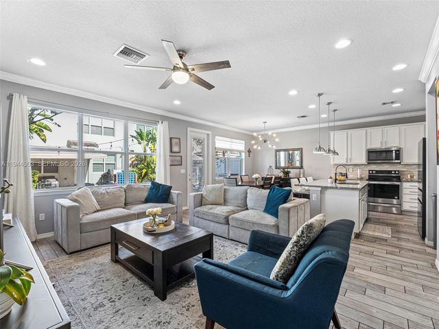 3953 Black Olive Ln, Hollywood, FL 33021