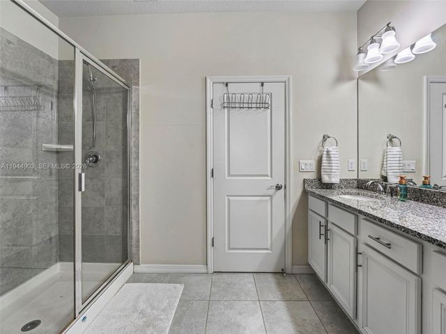 3953 Black Olive Ln, Hollywood, FL 33021