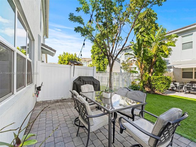 3953 Black Olive Ln, Hollywood, FL 33021