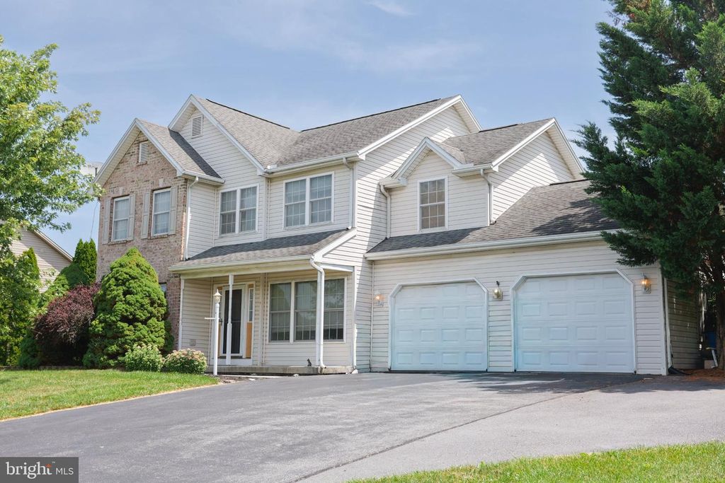 534 CARMA DR, Shippensburg, PA 17257