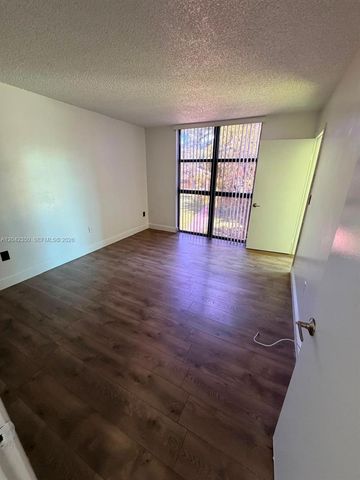 11780 SW 18th St 213, Miami, FL 33175