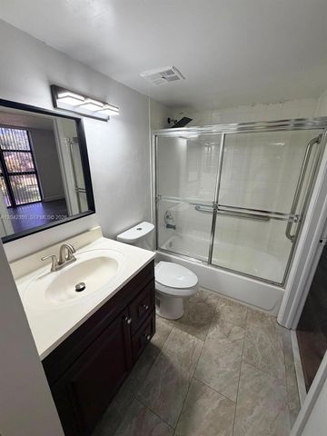 11780 SW 18th St 213, Miami, FL 33175