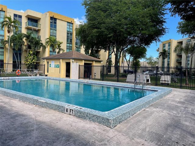 11780 SW 18th St 213, Miami, FL 33175