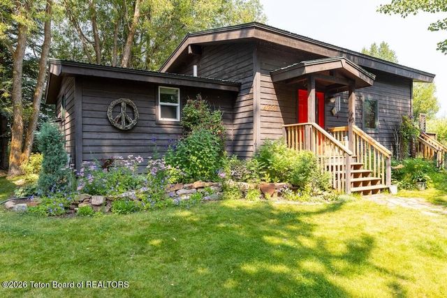 4293 W LEEPER Lane, Wilson, WY 83014