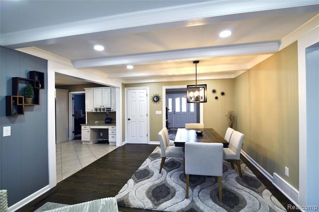 9693 Burning Tree Drive, Grand Blanc, MI 48439