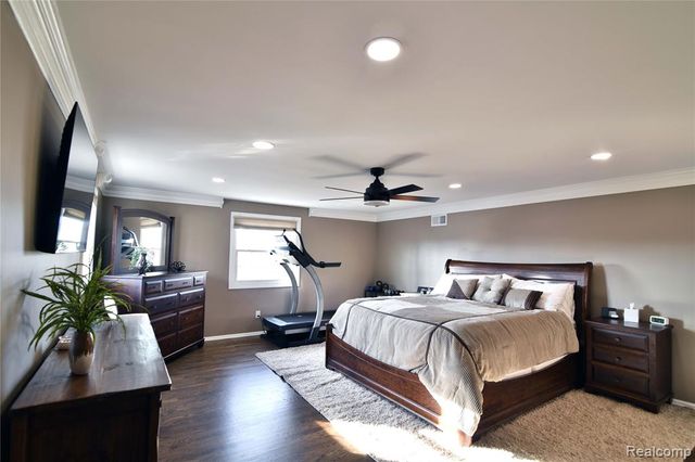 9693 Burning Tree Drive, Grand Blanc, MI 48439