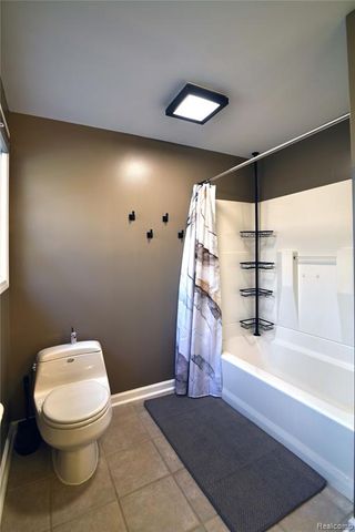 9693 Burning Tree Drive, Grand Blanc, MI 48439