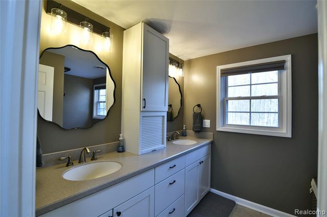 9693 Burning Tree Drive, Grand Blanc, MI 48439