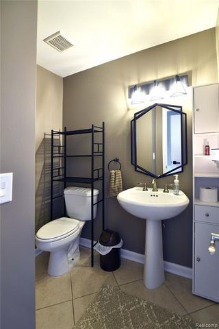 9693 Burning Tree Drive, Grand Blanc, MI 48439