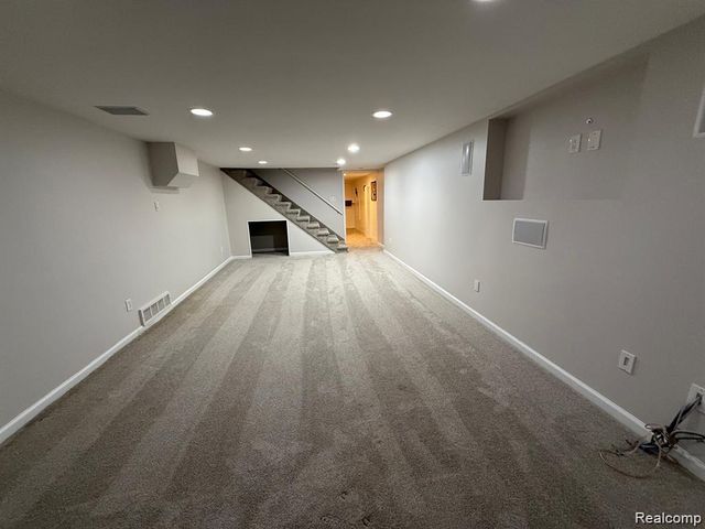 9693 Burning Tree Drive, Grand Blanc, MI 48439