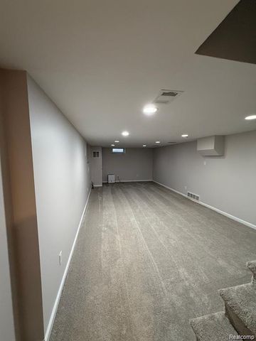 9693 Burning Tree Drive, Grand Blanc, MI 48439