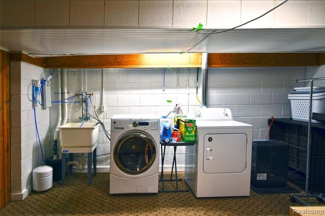 9693 Burning Tree Drive, Grand Blanc, MI 48439