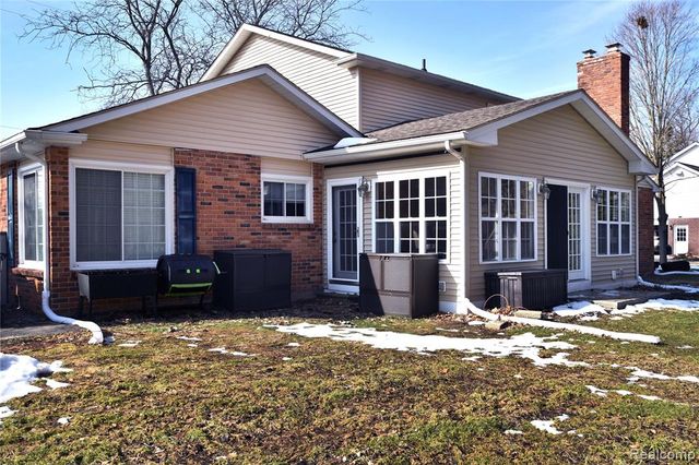 9693 Burning Tree Drive, Grand Blanc, MI 48439