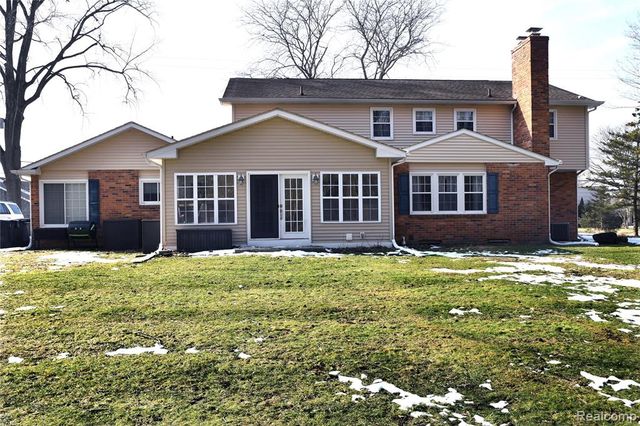 9693 Burning Tree Drive, Grand Blanc, MI 48439