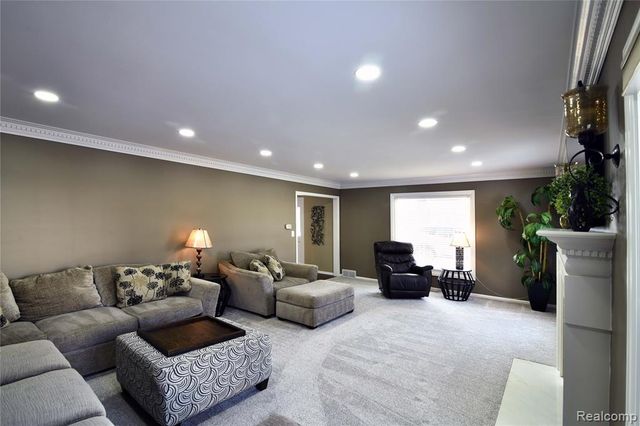 9693 Burning Tree Drive, Grand Blanc, MI 48439