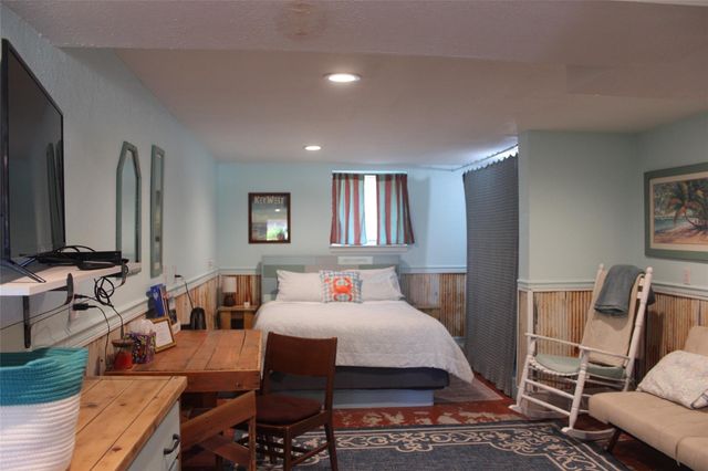 4214 Reeves Drive, Galveston, TX 77554