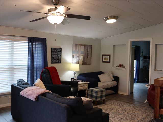 4214 Reeves Drive, Galveston, TX 77554