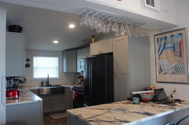 4214 Reeves Drive, Galveston, TX 77554