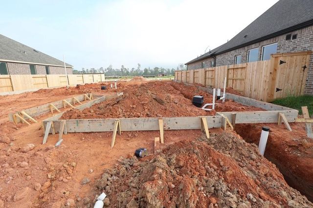 115 Silverbow Creek Way, Conroe, TX 77304