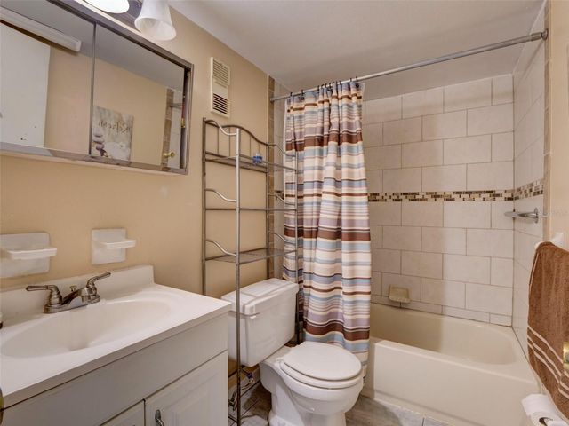 3242 S SEMORAN BOULEVARD 22, Orlando, FL 32822