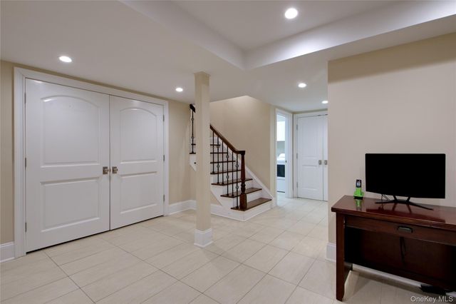 54-16 252nd Street, Little Neck, NY 11362