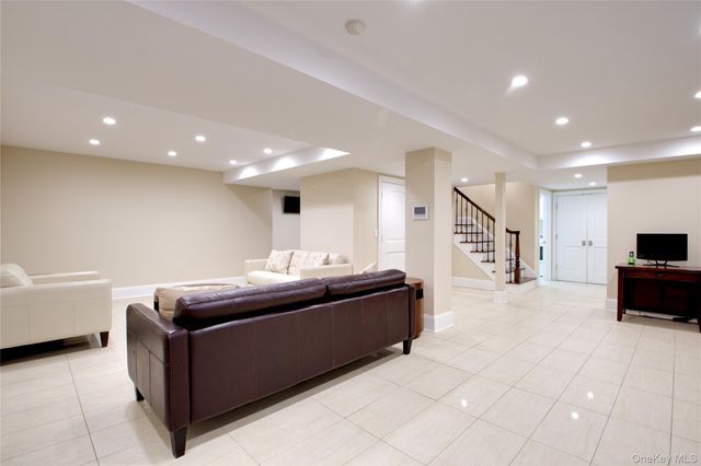 54-16 252nd Street, Little Neck, NY 11362