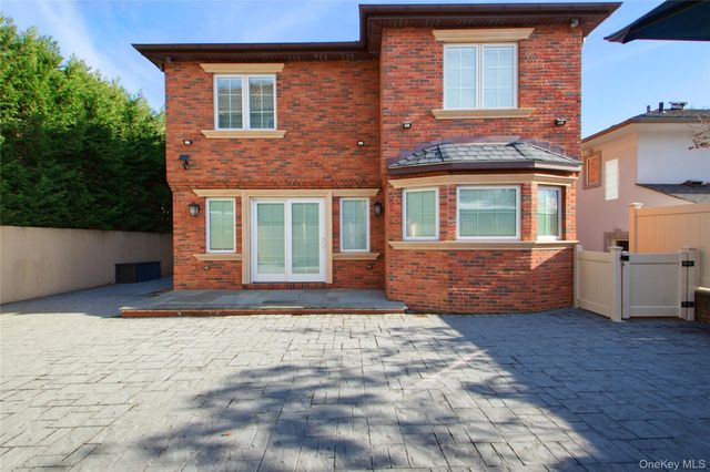 54-16 252nd Street, Little Neck, NY 11362