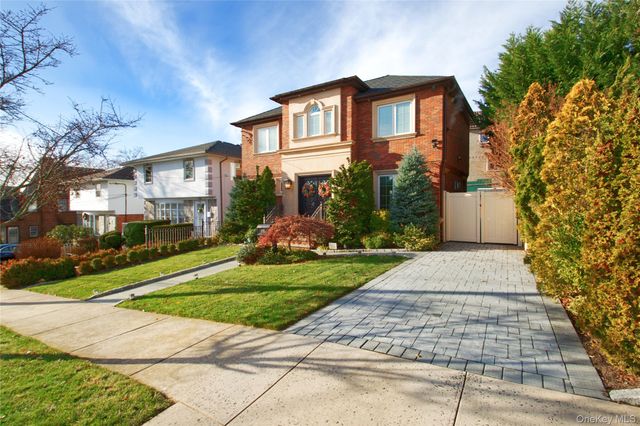 54-16 252nd Street, Little Neck, NY 11362