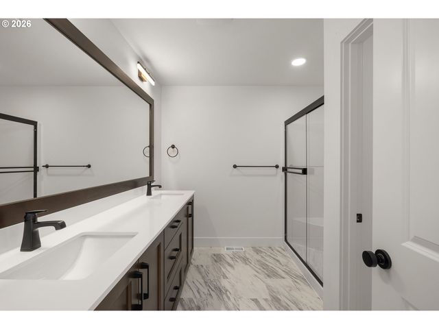 136 Randall St, Oregon City, OR 97045