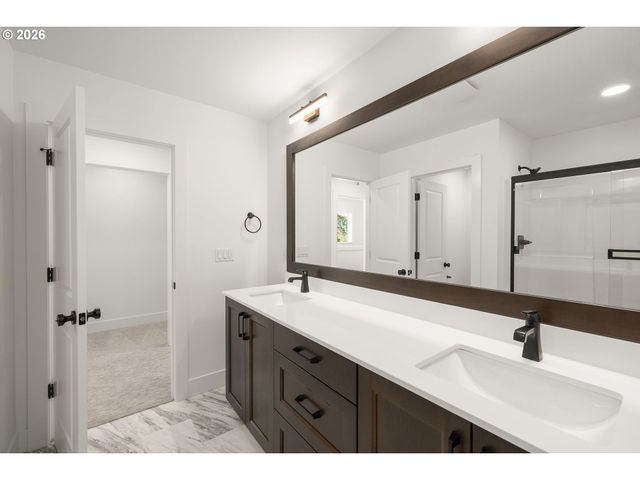 136 Randall St, Oregon City, OR 97045