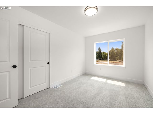136 Randall St, Oregon City, OR 97045