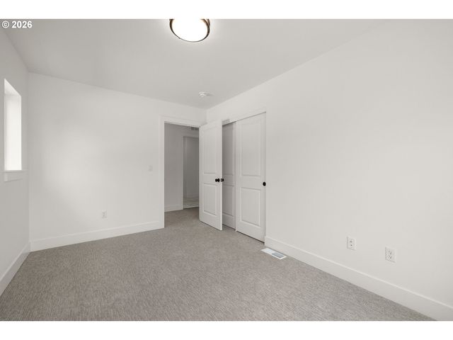 136 Randall St, Oregon City, OR 97045