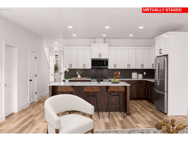 136 Randall St, Oregon City, OR 97045