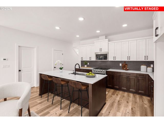 136 Randall St, Oregon City, OR 97045