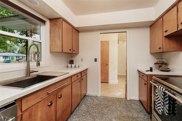 2547 Broadwater Ave, Billings, MT 59102