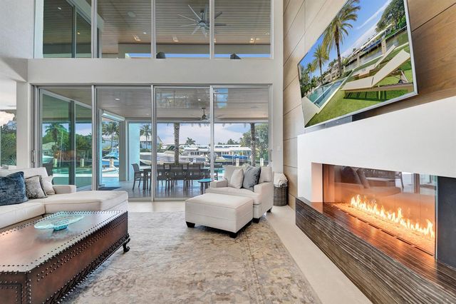 2718 NE 17th Street, Fort Lauderdale, FL 33305