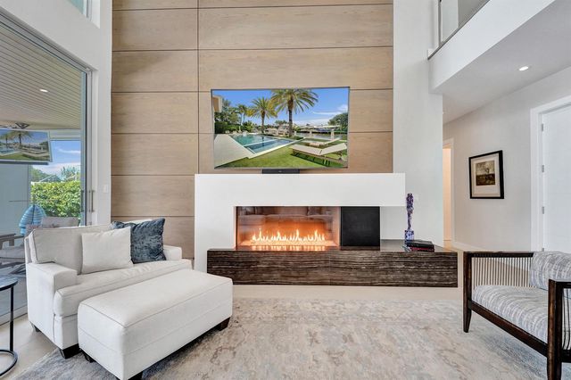 2718 NE 17th Street, Fort Lauderdale, FL 33305