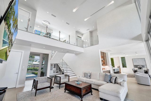 2718 NE 17th Street, Fort Lauderdale, FL 33305