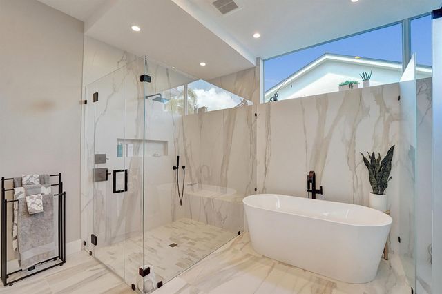 2718 NE 17th Street, Fort Lauderdale, FL 33305