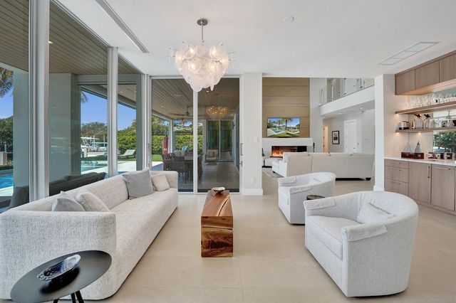 2718 NE 17th Street, Fort Lauderdale, FL 33305
